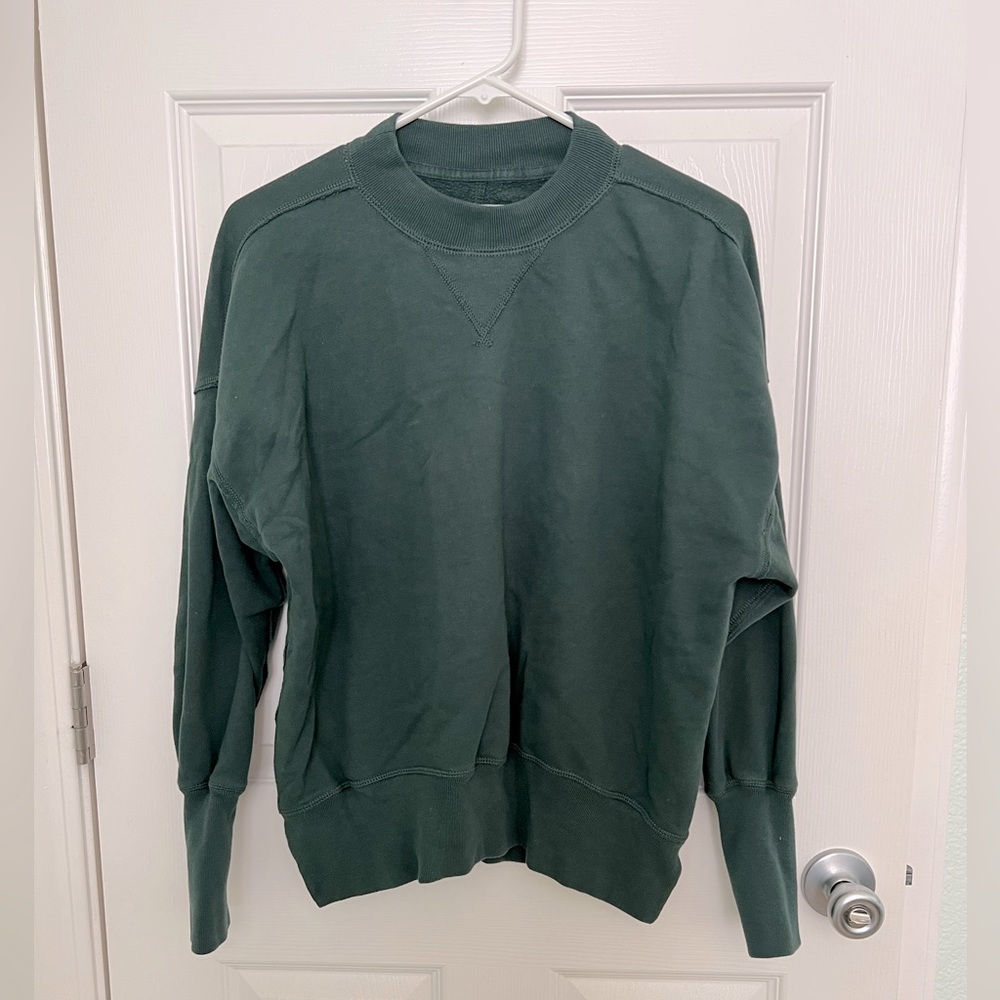Women’s Abercrombie Essential Crewneck Sweatshirt